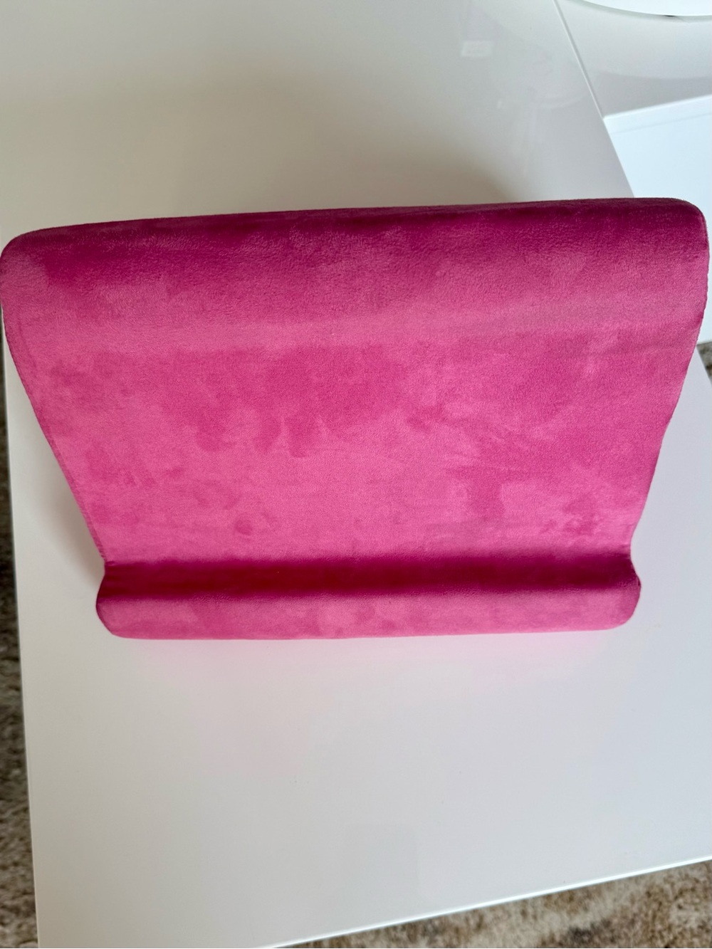 BACK-2-school MUST HAVE Flippy Pink pillow stand for reading & electronic device - Picture 7 of 9